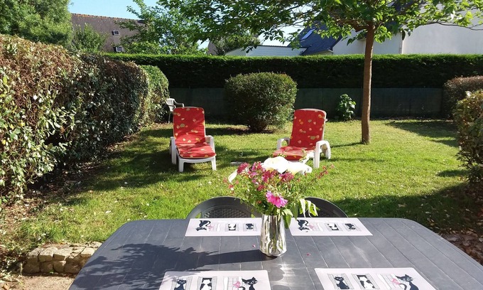 Erdeven House | MAISONNETTE NEAR BEACH PRIVATE PARKING GARDEN SOUTH FACING WIFI