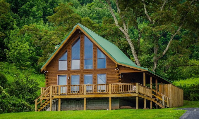 Davis Cabin | ✧ Majestic Cabin - KING bed - NO CLEANING FEE!