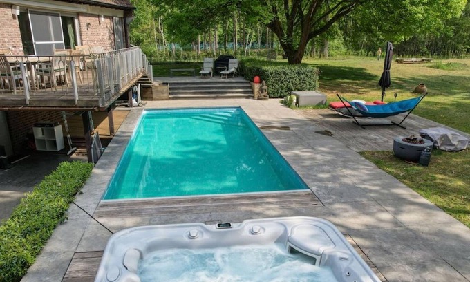 Zolder House | Majestic villa with gigantic garden and swimming pool near the Zolder circuit