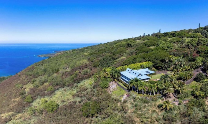 Honaunau-Napoopoo House | Maka Nui Estate private, family style home , newly renovated