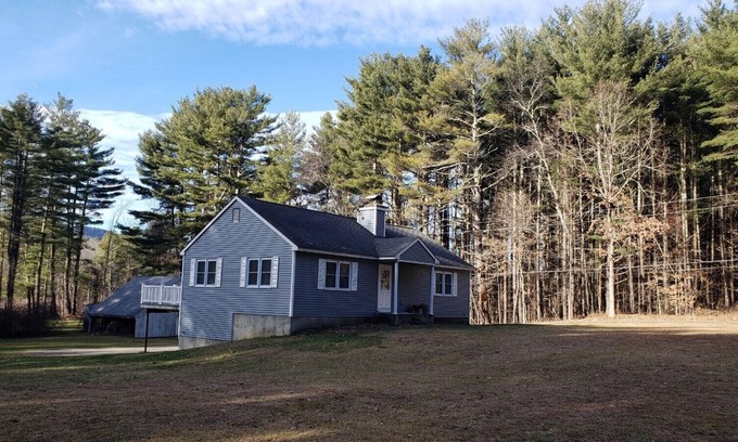 Sheffield House | Make your getaway to the Berkshires! Convenient to skiing, races, music & dance!