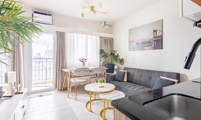 Bagumbayan Apartment | Make Yourself Feel at Home in 2BR I Free Parking