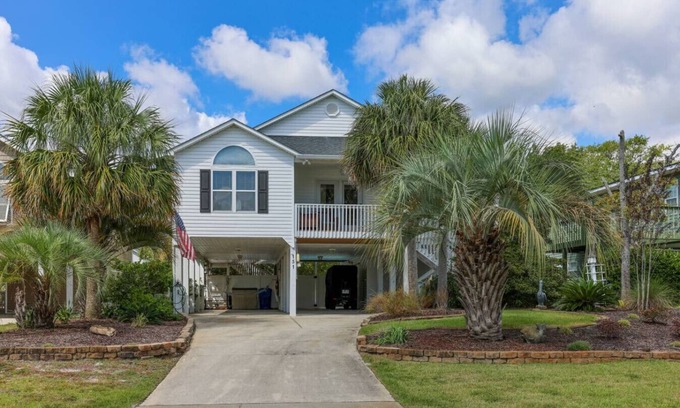 Tranquil Harbour House | Making Waves-Scenic Getaway- Heated Pool & Hot Tub
