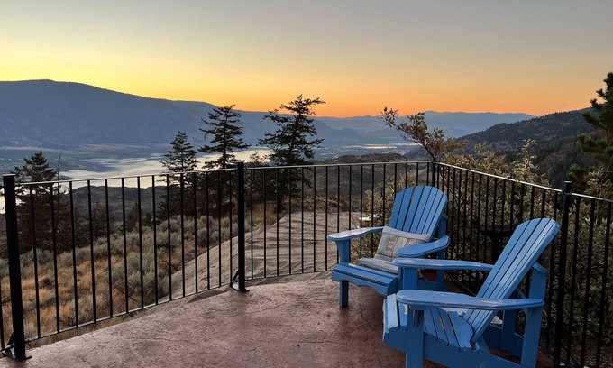 Okanagan-Similkameen House | Malibu experience in osoyoos- basement villa with pool & fitness room