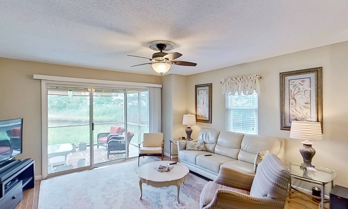 Selbyville Condo | Mallard Lakes condo w/community pool, tennis & basketball court