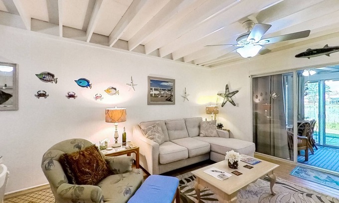Selbyville House | Mallard Lakes townhouse w/community pool, tennis & basketball court