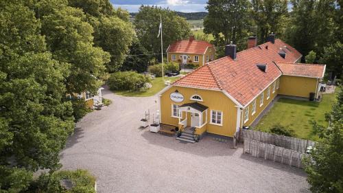 Strangnas Municipality Bed & Breakfast | Malmgårdens vandrarhem B&B