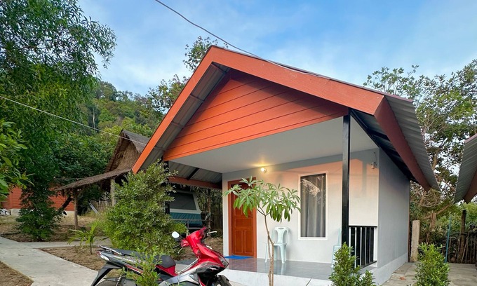 Koh Rong Hostel | Maloop Cafe Bungalow