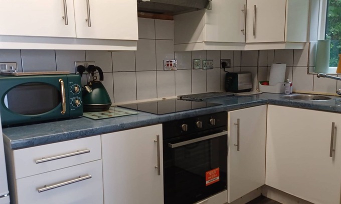 Dunstable Apartment | MALTING-GREEN DOOR-One Bedroom Apartment