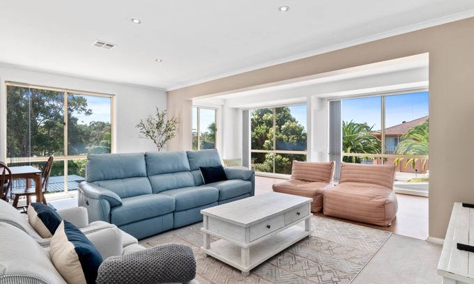 Malua Bay House | Malua House by the Bay