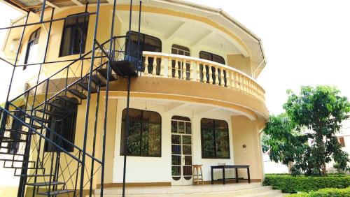 Moshi House | Mama Thea homes