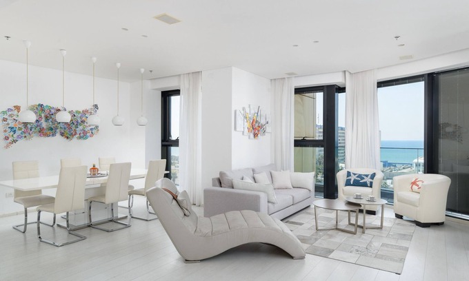 Bat Yam Apartment | MAMAD Bat Yam Luxury Apt Terrace & Sea View by FeelHome
