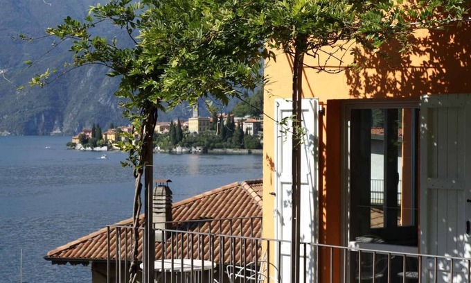 Fiumelatte House | Mamma Ciccia Holiday Home - La Tour Orange Varenna
