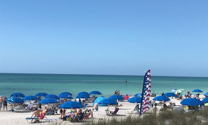 Englewood Condo | Manasota Key Condo! Private Beach access.Gulf and Bay views