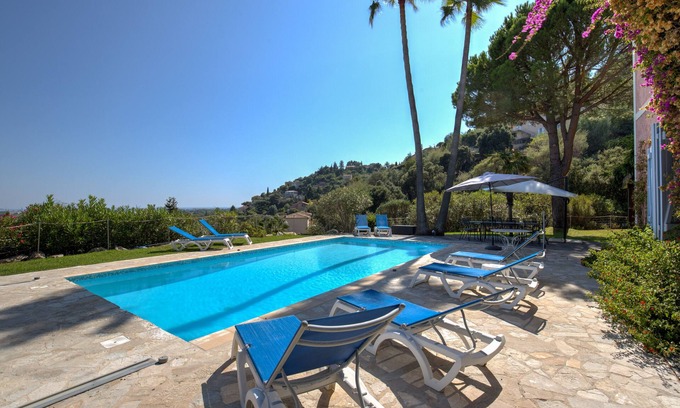 Mandelieu-La-Napoule Villa | Mandelieu Villa 4 *, 10 people, A/C., Pisc. heated indoor, sea view, wooded park