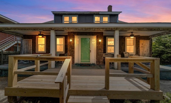 Willoughby Spit Cottage | Manor And Mutts #1 4 Bedroom Cottage by RedAwning