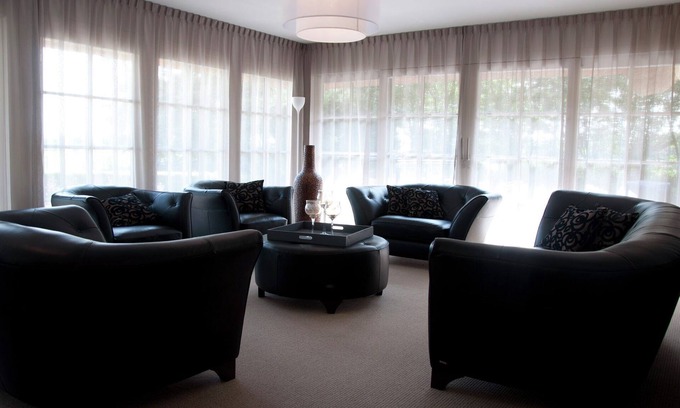 Nijensleek Villa | Mansion in Nijensleek with Sauna & Garden