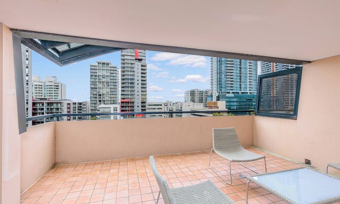 East Perth Apartment | Mantra on Hay Perth