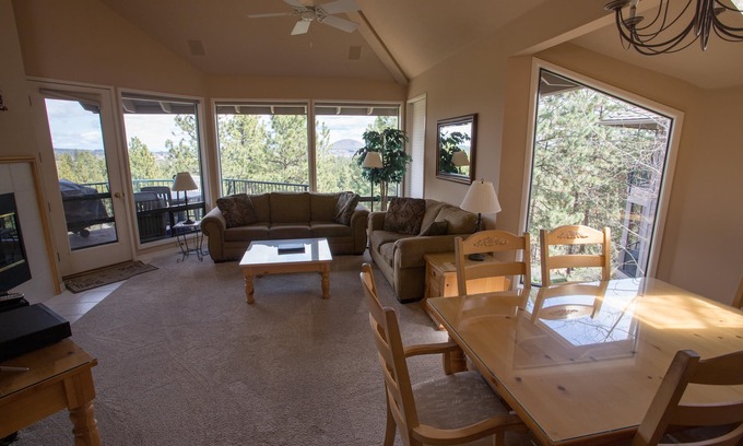 Century West Condo | MANY GOOD DATES AVAILABLE! EXCELLENT VIEWS OF CITY. MT BACHELOR & TOWN CLOSE.