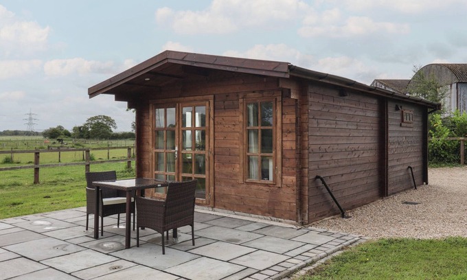 Low Catton Cottage | MAPLE TREE LODGE, romantic, character holiday cottage in Strensall
