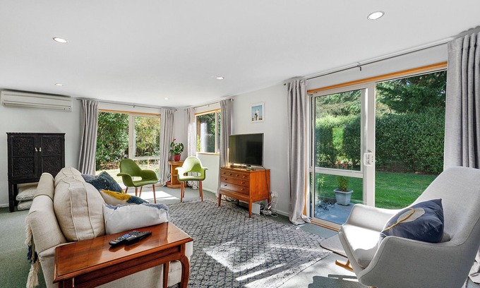 Prebbleton Cottage | MARAMA COTTAGE 2bdrm country charm — home away from home 15 min to CBD