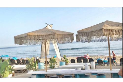 Marbella Apartment | MARBELLA BEACHFRONT- Apartamento junto a la playa y con impresionantes vistas al mar
