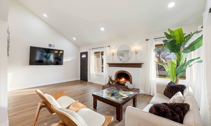 West Covina House | @ Marbella Lane - Cozy Gem Near Nature Trails