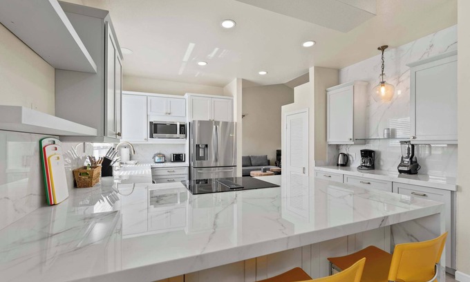 Kapolei House | Marbella Lane Posh 4BR with Spectacular Views