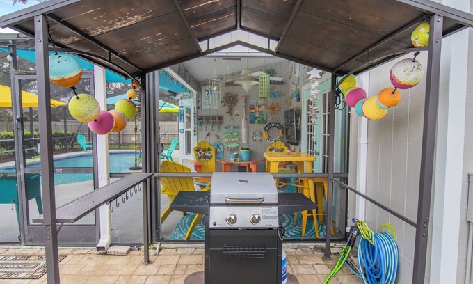 Gainesville House | Margaritaville Oasis: Pool + Fire Pit