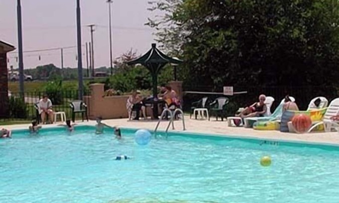 Scottsburg Hotel | Mariann Travel Inn Scottsburg