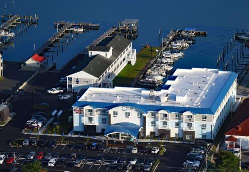 Chincoteague Hotel | Marina Bay Hotel & Suites, an Ascend Collection Hotel