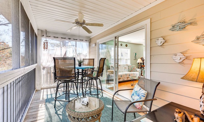 St. James Condo | Marina & Beach Club Access: Condo in Southport