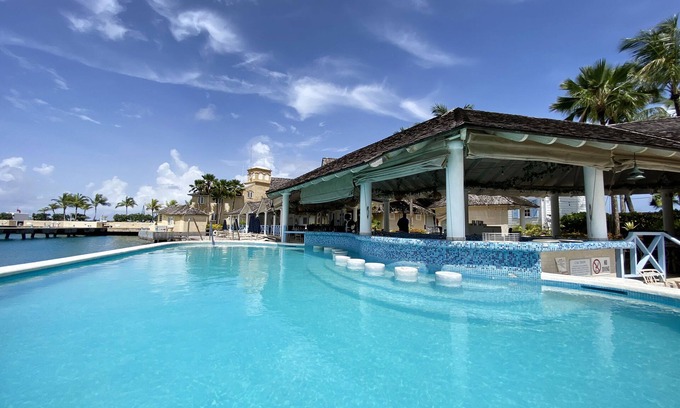 Douglas Condo | Marina Blue with pool and club house access