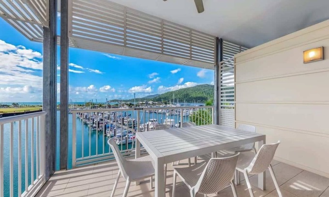Airlie Beach Apartment | Marina living and Whitsundays lifestyle