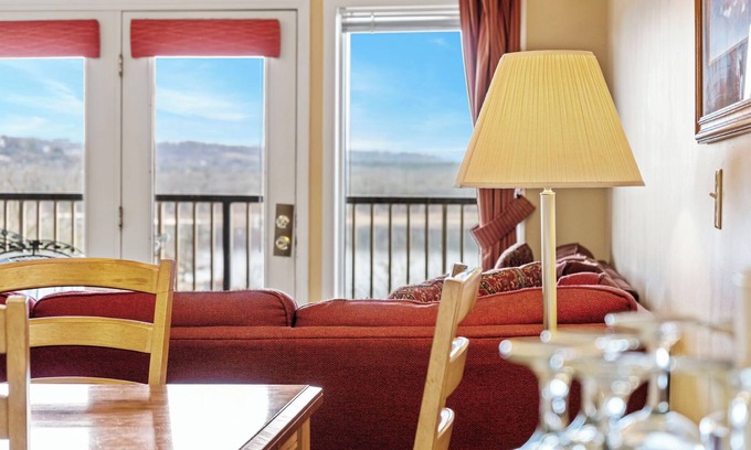 Indian Point Condo | Marina Magic: Marina with Boat Rentals
