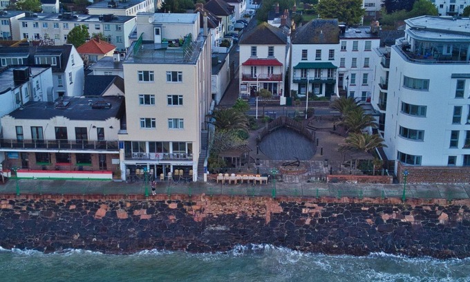 Saint Helier Hotel | Marina Metro Hotel