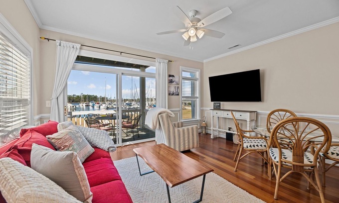 Fairfield Harbour House | Marina Vista Retreat