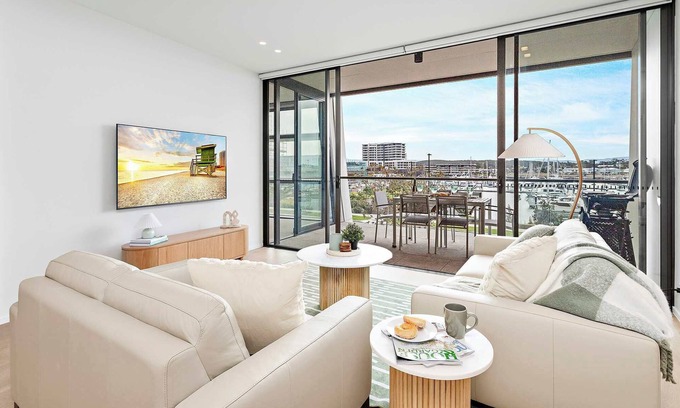Shell Cove Apartment | Marinafront Retreat Shell Cove