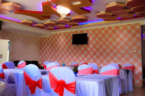 Chuka Resort | Marine park resort