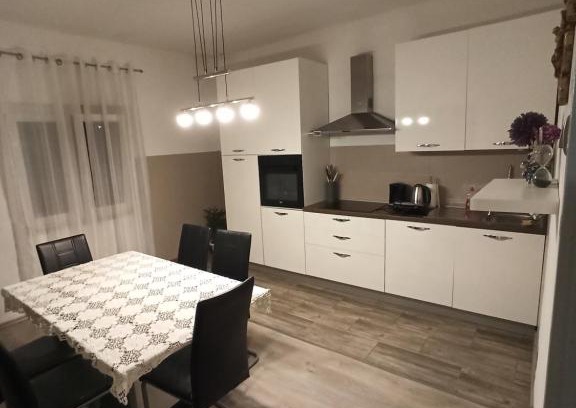 Lovinac Apartment | MarinoiToniZadar