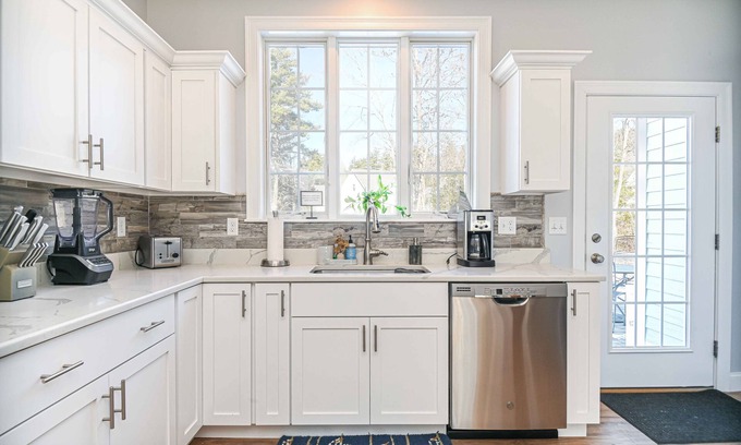 Arundel House | Maritime Meadows – Charming 3 BDR Resort-Style Home! Onsite Pool, Hiking & More