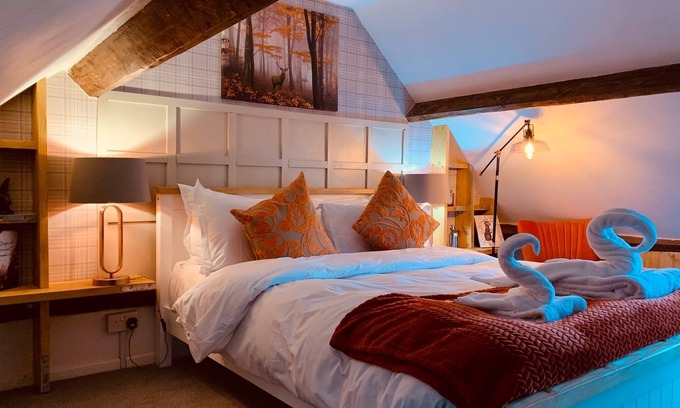 Stroud Cottage | Market Lodge - Boutique Cottage