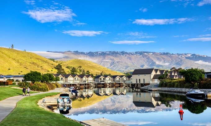 Lowburn Apartment | Marsden Lake Resort Central Otago