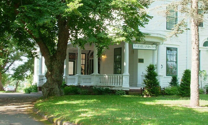 Sackville Hotel | Marshlands Inn