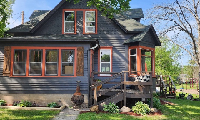 Elba Cabin | Martha's Place