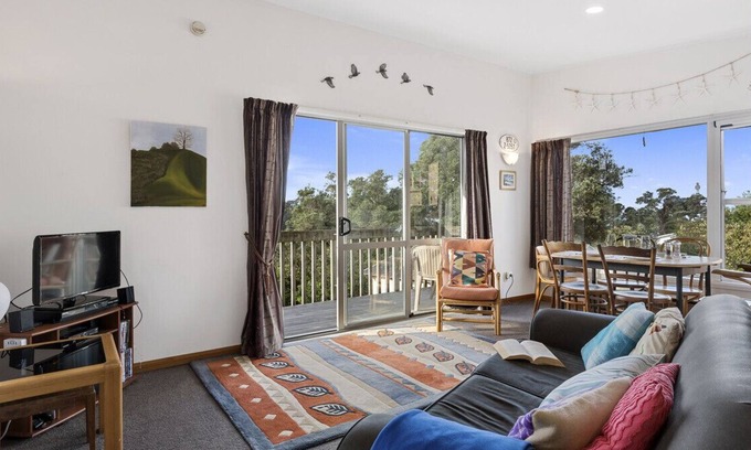 Mahurangi East Cottage | Martin's Bay Magic - Martins Bay Holiday Home