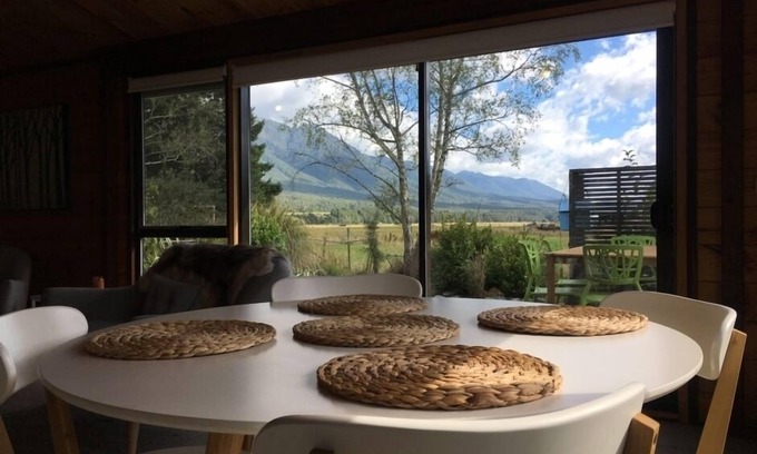 Springs Junction House | Maruia Springs Cozy Cottage