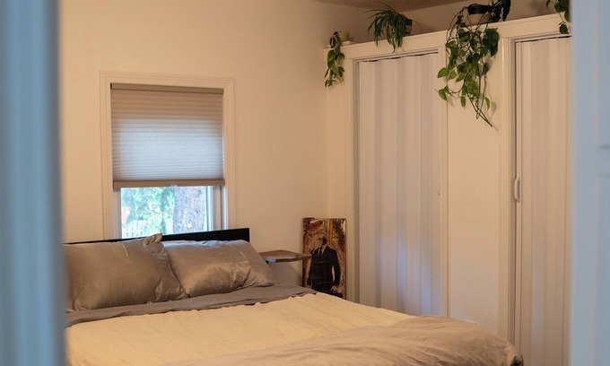 St. Albans Apartment | Marvelous 3-bedroom apartment with WiFi in Saint Albans City