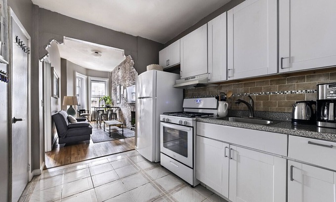 Garment District Apartment | MARVELOUS 3 Bedroom Apartment/PERFECT LOCATION