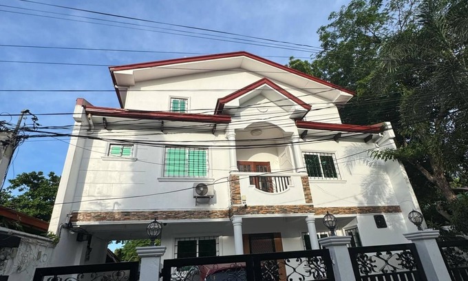 Las Pinas House | Marvelous 4-bedroom house with AC in Las Piñas
